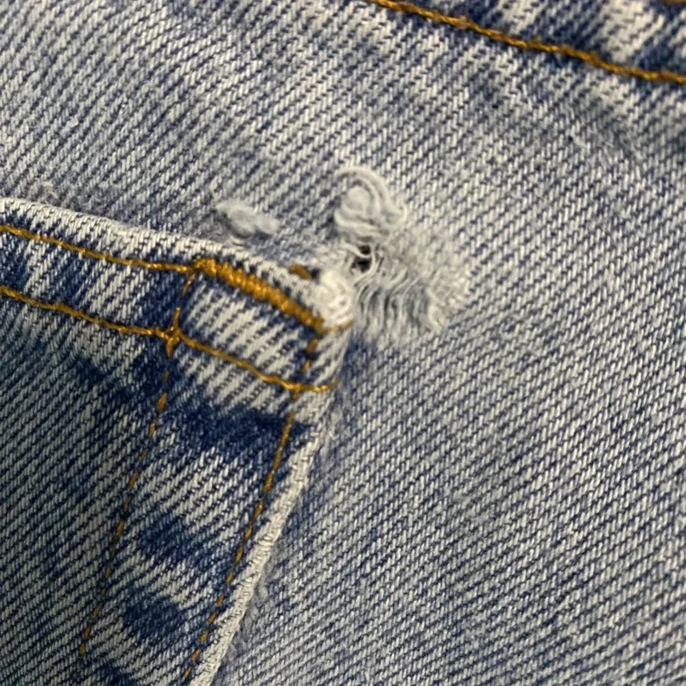 Levis 550 Relaxed Fit Jeans Mens 38x34 Light Wash Denim Blue 00550-4891 Vintage